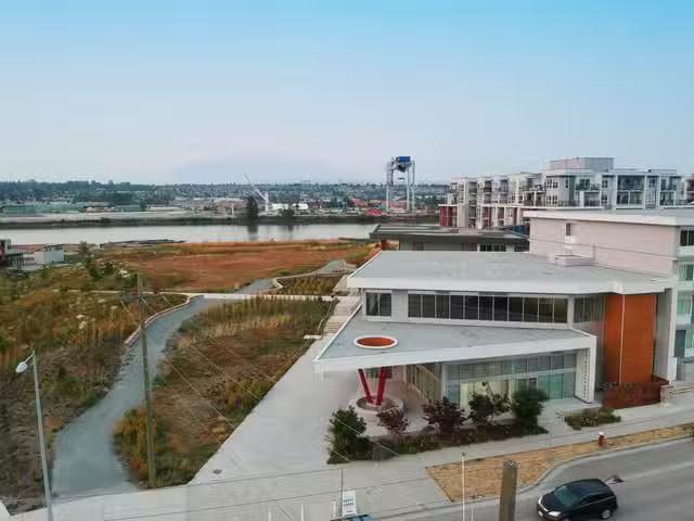 Retail for sale in Richmond, Richmond, 1005 10011 River Drive.