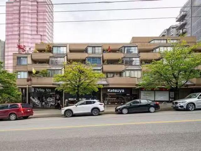 Retail for sale in Vancouver, Vancouver West, 1487 Robson Stre.