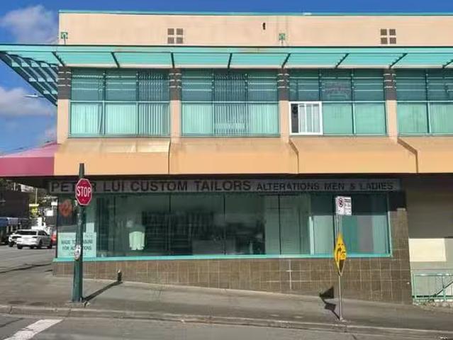 Retail for sale in Vancouver, Vancouver West, 100 223 W Broadw.