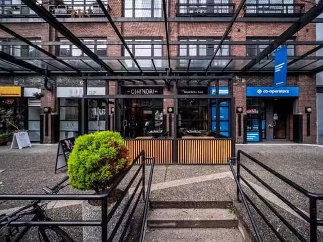 Retail for sale in Vancouver, Vancouver West, 1055 Mainland St.