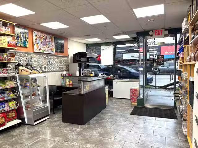 Retail for sale in Vancouver, Vancouver West, 3216 W Broadway.