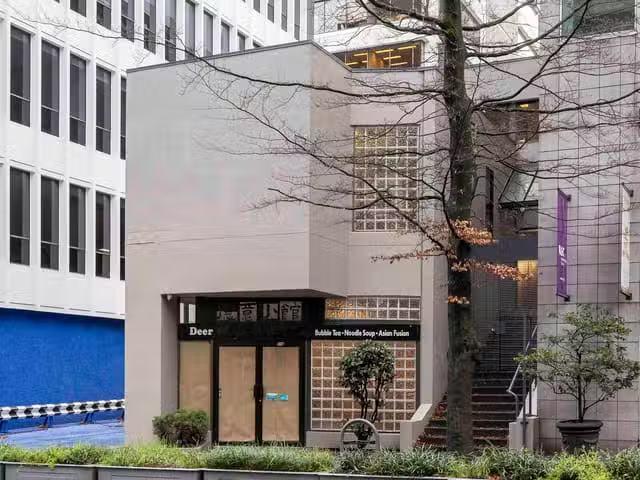 Retail for sale in Vancouver, Vancouver West, 518 Hornby Stree.