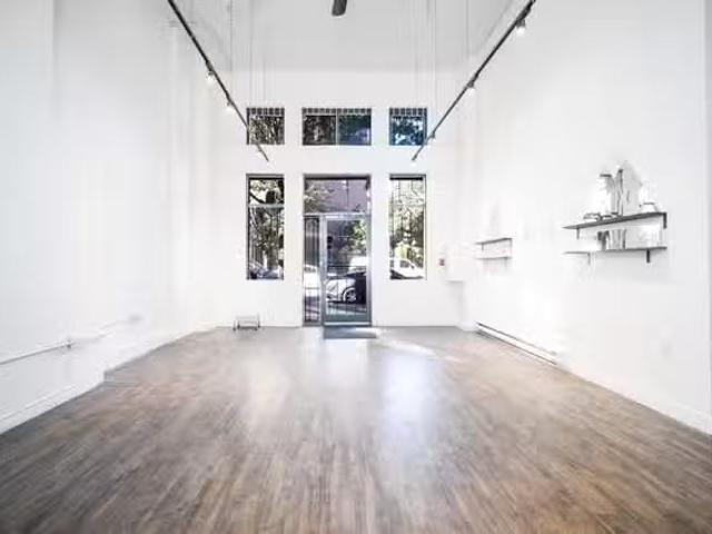 Retail for sale in Vancouver, Vancouver East, 26 E Cordova Str.