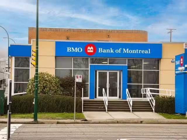 Retail for sale in Vancouver, Vancouver East, 3290 Grandview H.