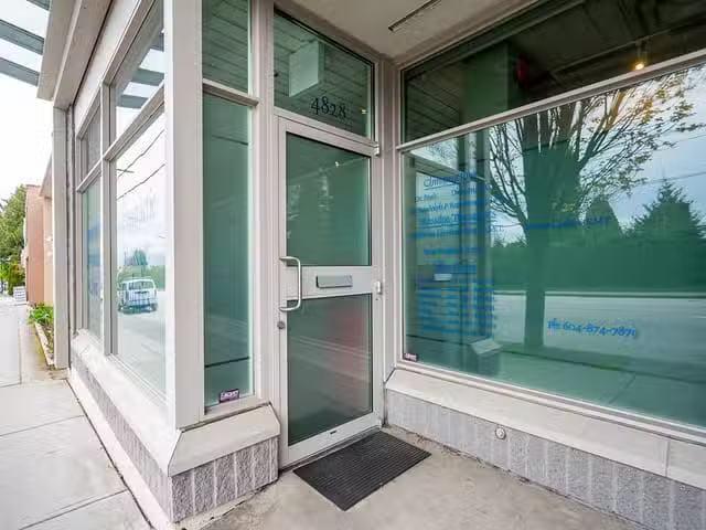 Retail for sale in Vancouver, Vancouver East, 4828 Fraser Stre.