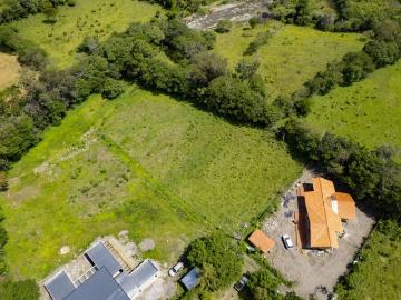 Retiro Sereno a Orillas del Río en Vilcabamba
