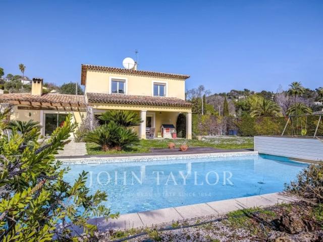 Retour à la vente Villa familiale dans un quartier résidentiel prisé de Mougins