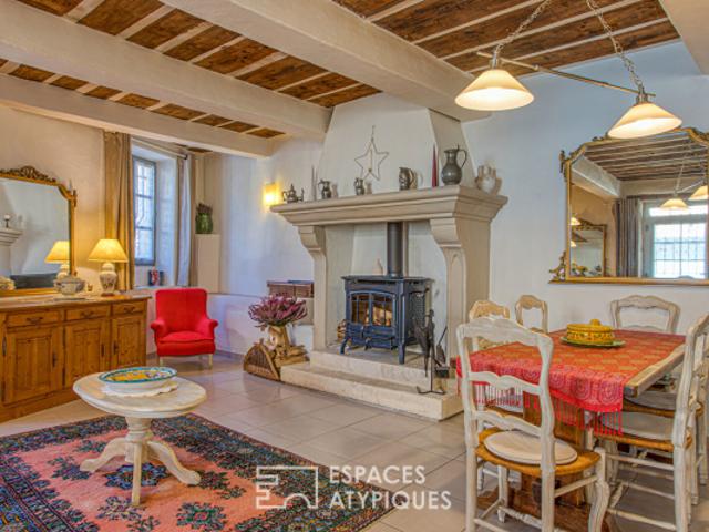 Retour aux sources, maison de village avec terrasse et sa vue