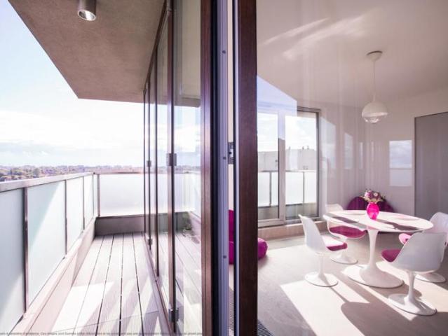 RETOUR DE LOT ! 2 PIECES AVEC EXTERIEUR COTE MER VUE LES PLANCHES DE BENERVILLE