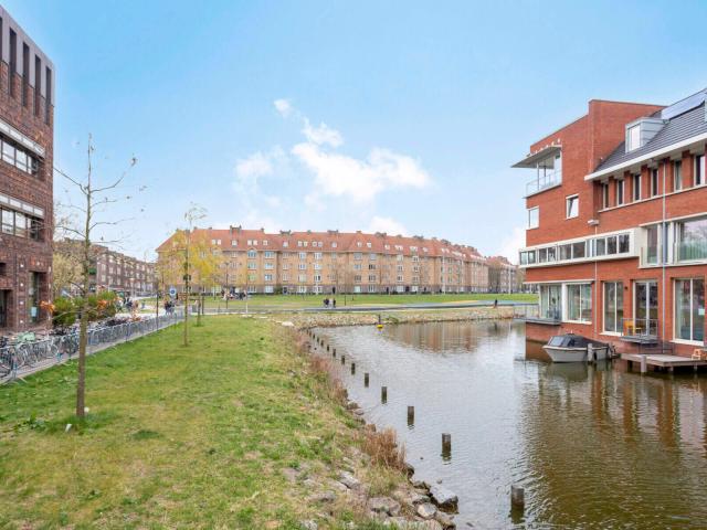 Revaleiland, Amsterdam, Nederland