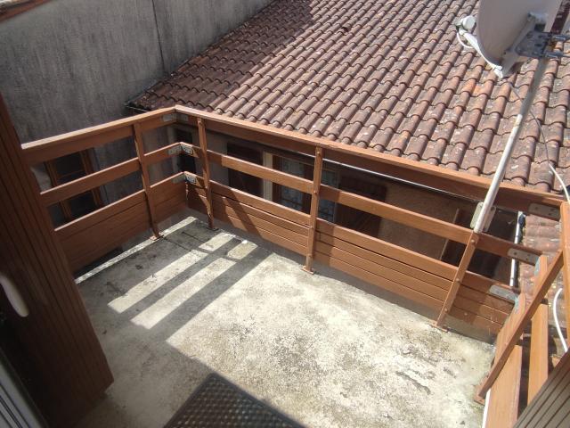 REVEL Studio meublé 2ème étage Résidence proche lycée Balcon