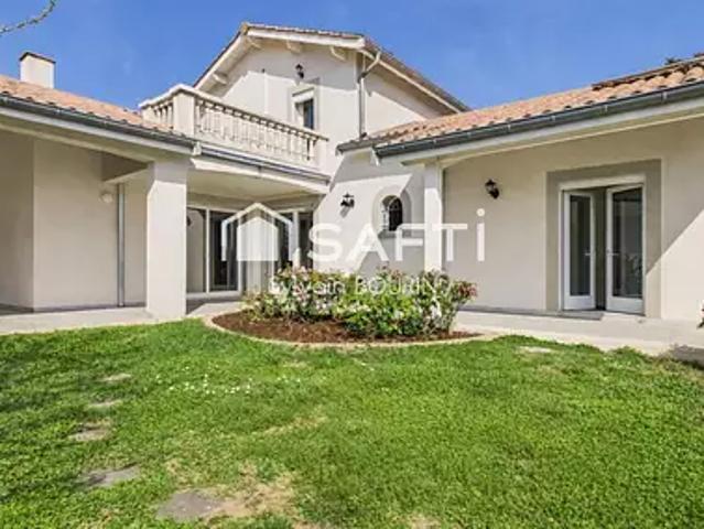 Reyrieux 01600 Achat / Vente maison 7 pièces t7 piscine terrasse