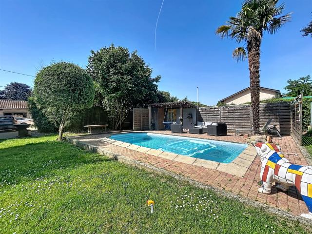 Reyrieux Belle maison familiale de 157 m2 avec studio indépe. 158m² Reyrieux