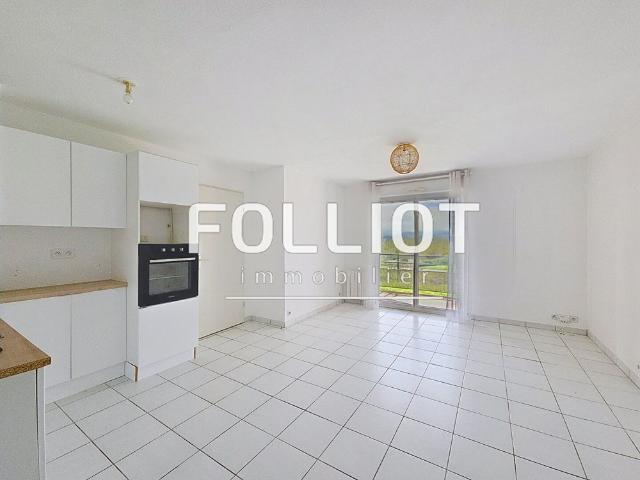 Rez de chauss�e Appartement T2 � louer � Foug�res R�f. 2548AB FOR