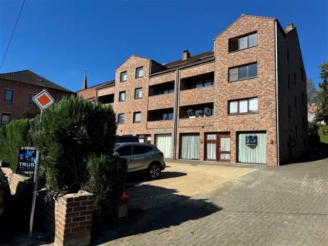 REZ DE CHAUSSEE 2 CHAMBRES PARKING