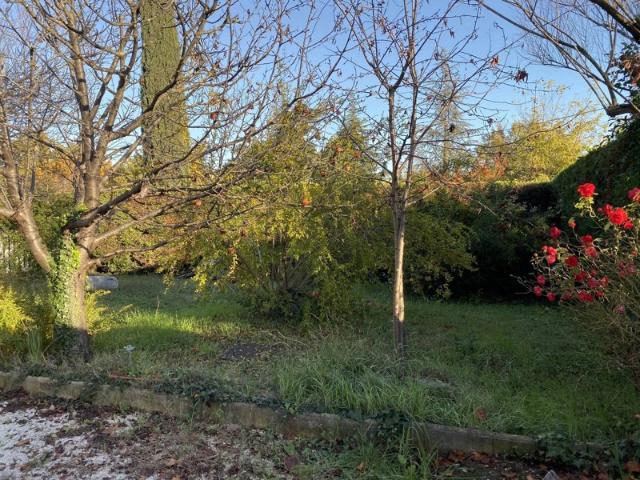Rez de chaussée de villa appart T3 avec jardin