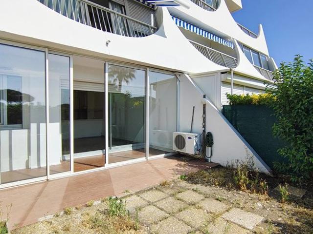 REZ DE JARDIN AVEC PARKING PROCHE PLAGE