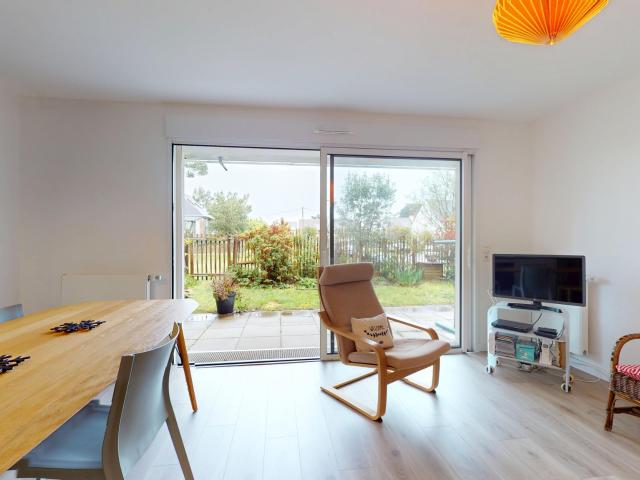 Rez de jardin, appartement T3 avec terrasse, jardin et parking