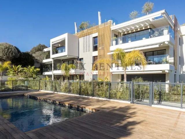 Rez de jardin contemporain avec jardin privatif et résidence. 84m² Antibes