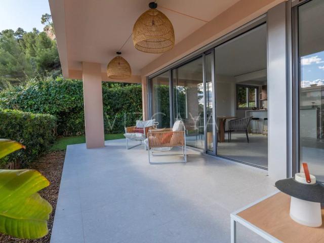 Rez de Jardin Haut de Gamme avec Aperçu Mer villefranche