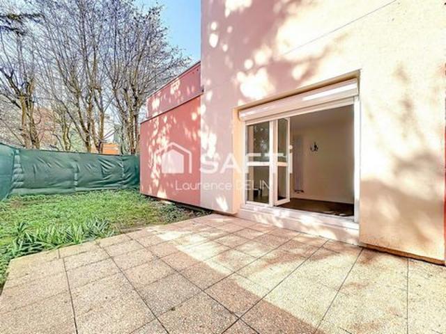 REZ DE JARDIN LUMINEUX PROCHE TOUTES COMMODITES
