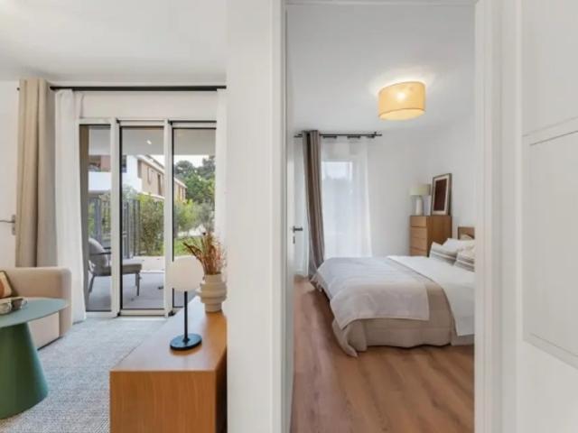 REZ DE JARDIN TROIS CHAMBRES