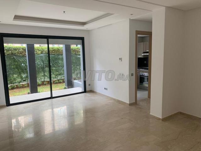 Rez de jardin vide à louer 80 m² à Hay Riad Rabat