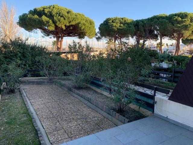 VENTE REZ DE JARDIN 37 m2 VUE PORT PLAGE NORD