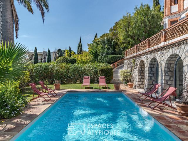 Rez de villa de 253m2 située à Cannes avec piscine et vue mer