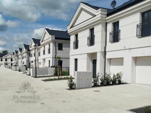 REZERWACJA/WILLOWY DOM Z OGRODEM I GARAŻEM stylowa architektura Cesarzowice