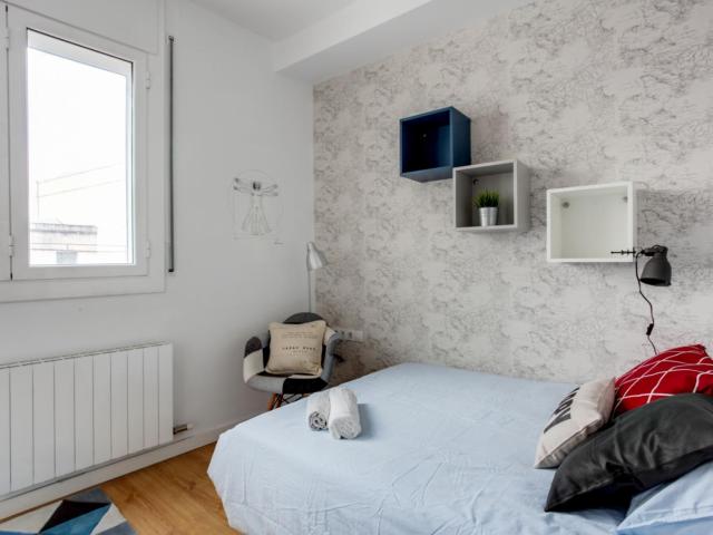 RH12 R1 Alluring double bedroom in typical Vila de Gràcia