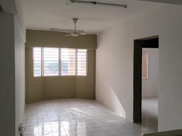 Rhythm avenue block c apartment usj 19 3min to LRT