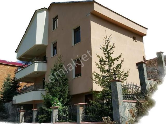 Riva Gymdn Giresun Kümbet Yaylasında 3.5 Katlı Tapulu Villa