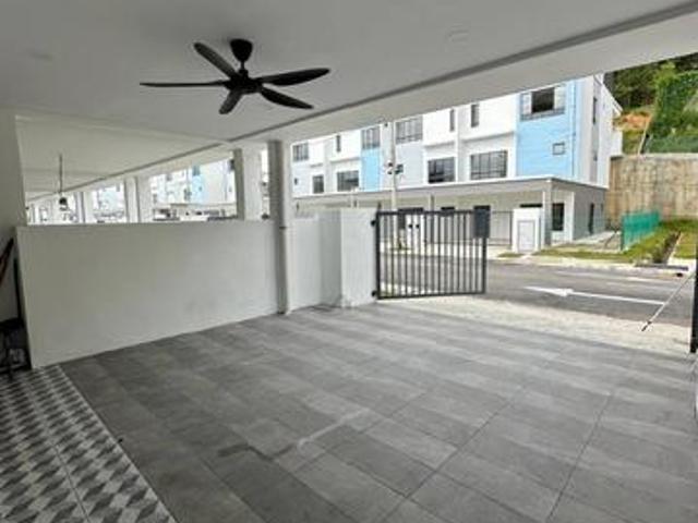Rimba Hills Lokawi for SALE 4R3B Fully Furnished Unit