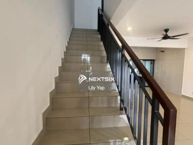 Rimbayu Double Storey For Rent