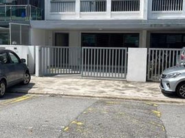 Rimbayu Perennia Double Storey Superlink House For Sale Below Value