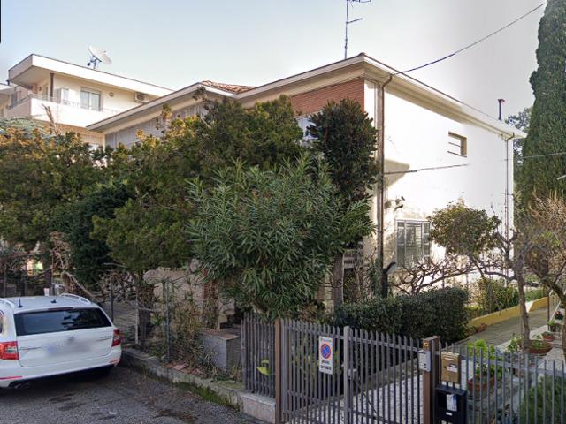 RIMINI APPARTAMENTO IN VILLA CON GIARDINO