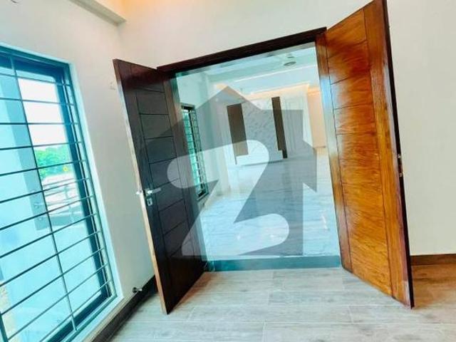 Ring Road Open View Brand New 12 Marla Flat For Rent Askari 10 Sector S