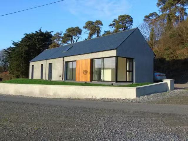 Ringnanean Cottage, Ringnanean, Oysterhaven, Co. Cork is for r.
