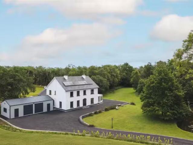 Rinneen House, Moycullen, County Galway