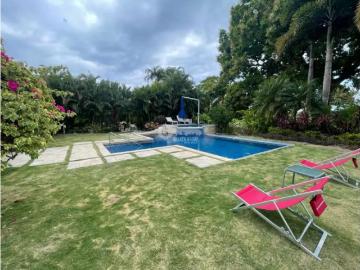 Rio hato / villas de decameron / 900m2 / 4 hab / 2 niveles