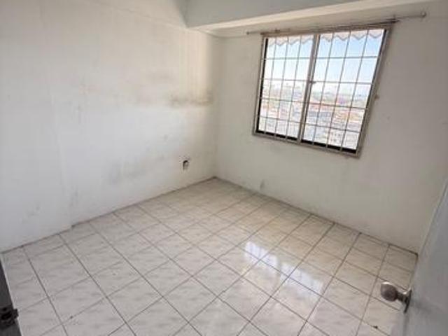 Ria Apartment Corner Unit Seaview Butterworth For Sale