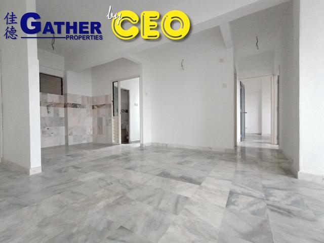 Ria Apartment Ruby Tower Top Floor High Celling for Sales