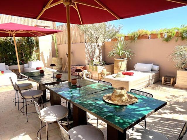 Riad avec terrasse et piscine