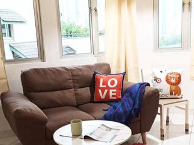 Riana Green Condo 790sf 2r1b Fully 1cp Tropicana PJ