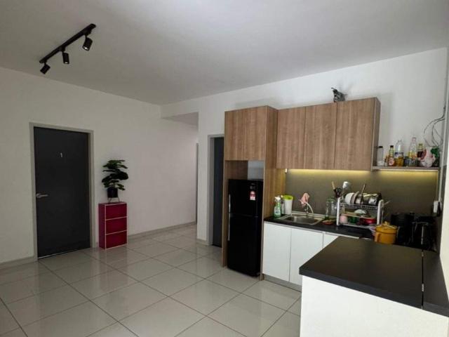 Riana South Balcony Room for Female Students | RM900/mth | Near UCSI University | Utilities Included