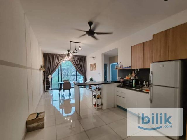 Riana South Medium Room for Female Students | RM800/mth | Near UCSI University | Utilities Included