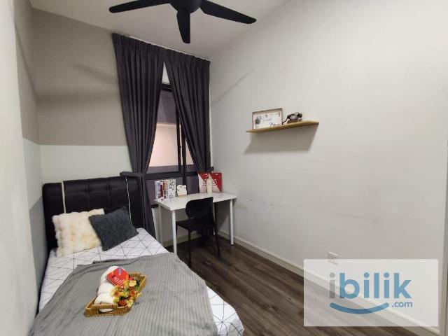 Riana South small room male