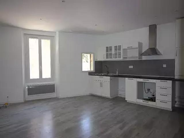 Rians 83560 Location appartement 3 pièces t3