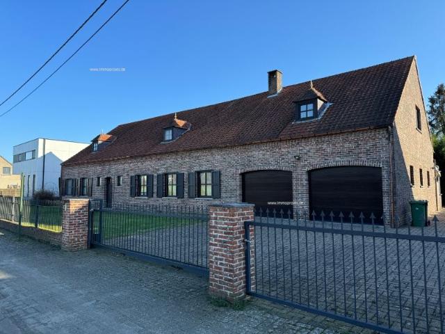 Riante hoeve op zonnig perceel 1530m²!